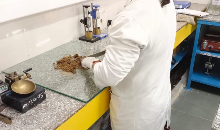 Plastic Limit testing of soil by thread rolling method as per IS 2720 Part 5